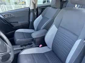 Toyota Auris thumbnail 2