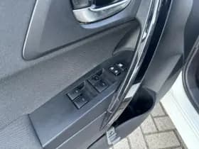 Toyota Auris thumbnail 3