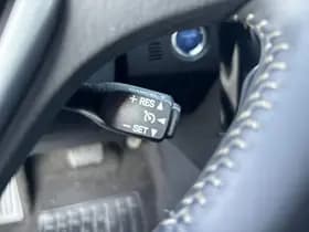 Toyota Auris thumbnail 38