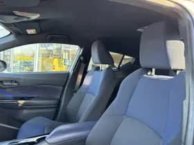 Toyota C-hr thumbnail 3