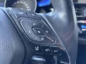 Toyota C-hr thumbnail 8