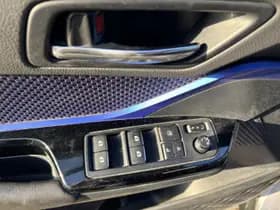 Toyota C-hr thumbnail 9