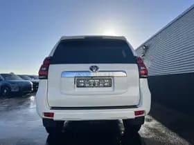 Toyota Land-cruiser thumbnail 11