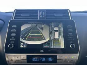 Toyota Land-cruiser thumbnail 10