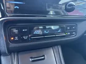 Toyota Auris thumbnail 15