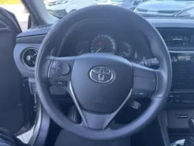 Toyota Auris thumbnail 4