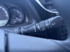 Toyota Auris thumbnail 8