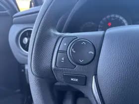 Toyota Auris thumbnail 9