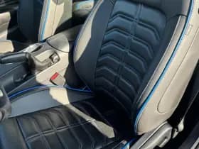 Ford Mustang thumbnail 4