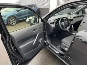 Toyota Corolla-cross thumbnail 17