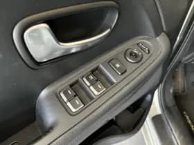 Kia Carens thumbnail 2