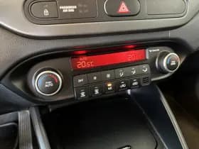 Kia Carens thumbnail 12