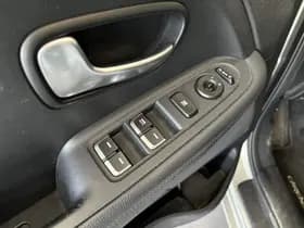 Kia Carens thumbnail 24