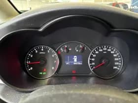 Kia Carens thumbnail 6