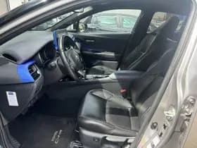 Toyota C-hr thumbnail 17