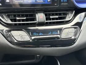 Toyota C-hr thumbnail 4