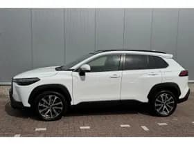 Toyota Corolla-cross thumbnail 2