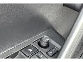 Toyota Corolla-cross thumbnail 12