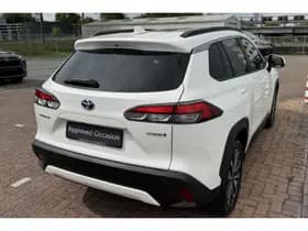 Toyota Corolla-cross thumbnail 3
