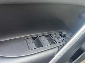 Toyota Corolla-cross thumbnail 37