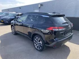 Toyota Corolla-cross thumbnail 4