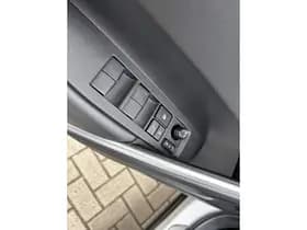 Toyota Corolla-cross thumbnail 64