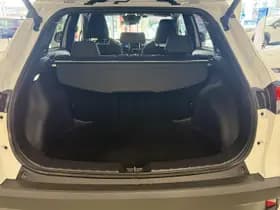 Toyota Corolla-cross thumbnail 19