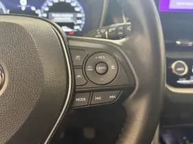 Toyota Corolla-cross thumbnail 6