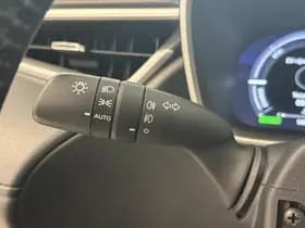 Toyota Corolla-cross thumbnail 7