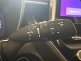 Toyota Corolla-cross thumbnail 8