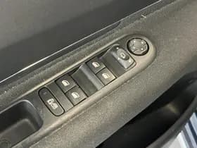 Peugeot 3008 thumbnail 2