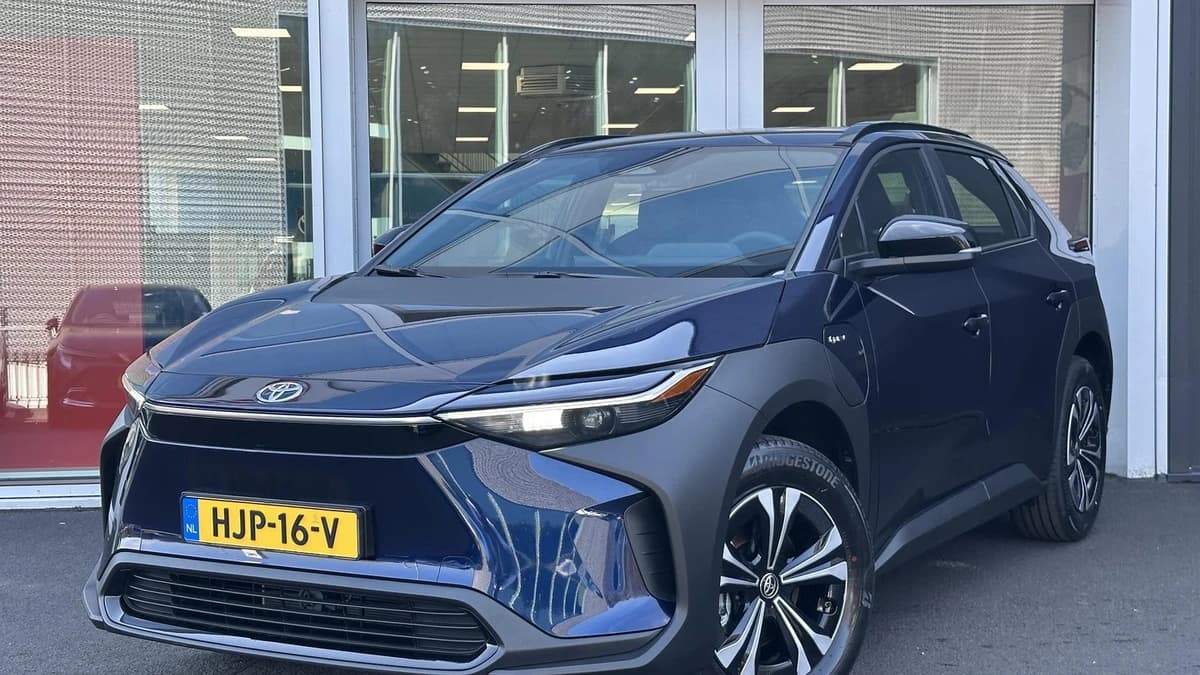 Toyota Bz4x — foto 1