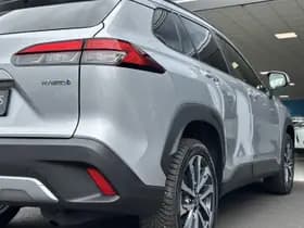 Toyota Corolla-cross thumbnail 9
