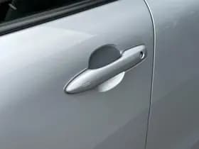 Toyota Corolla-cross thumbnail 10