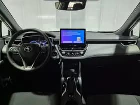 Toyota Corolla-cross thumbnail 4