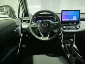 Toyota Corolla-cross thumbnail 8
