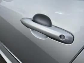 Toyota Yaris thumbnail 16