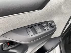 Toyota Yaris thumbnail 68