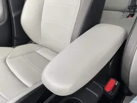 Toyota Yaris thumbnail 87