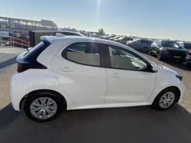 Toyota Yaris thumbnail 48
