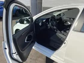 Toyota Yaris thumbnail 57