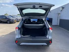 Toyota Corolla-cross thumbnail 13