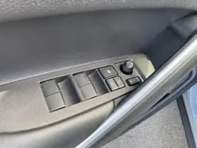 Toyota Corolla-cross thumbnail 41