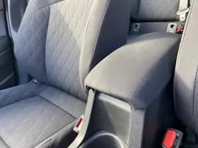 Toyota Corolla-cross thumbnail 87