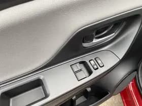 Toyota Yaris thumbnail 18