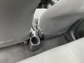 Toyota Yaris thumbnail 38