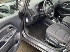 Kia Rio thumbnail 60