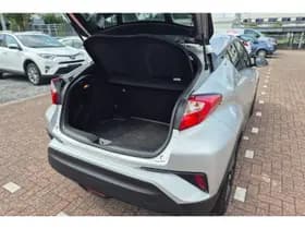 Toyota C-hr thumbnail 8