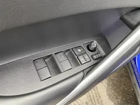 Toyota Corolla-cross thumbnail 21