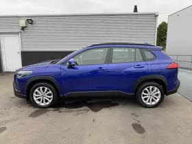 Toyota Corolla-cross thumbnail 5